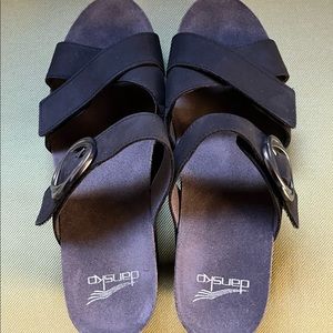 Dansko Susie Sandal size 8 (39). Excellent condition